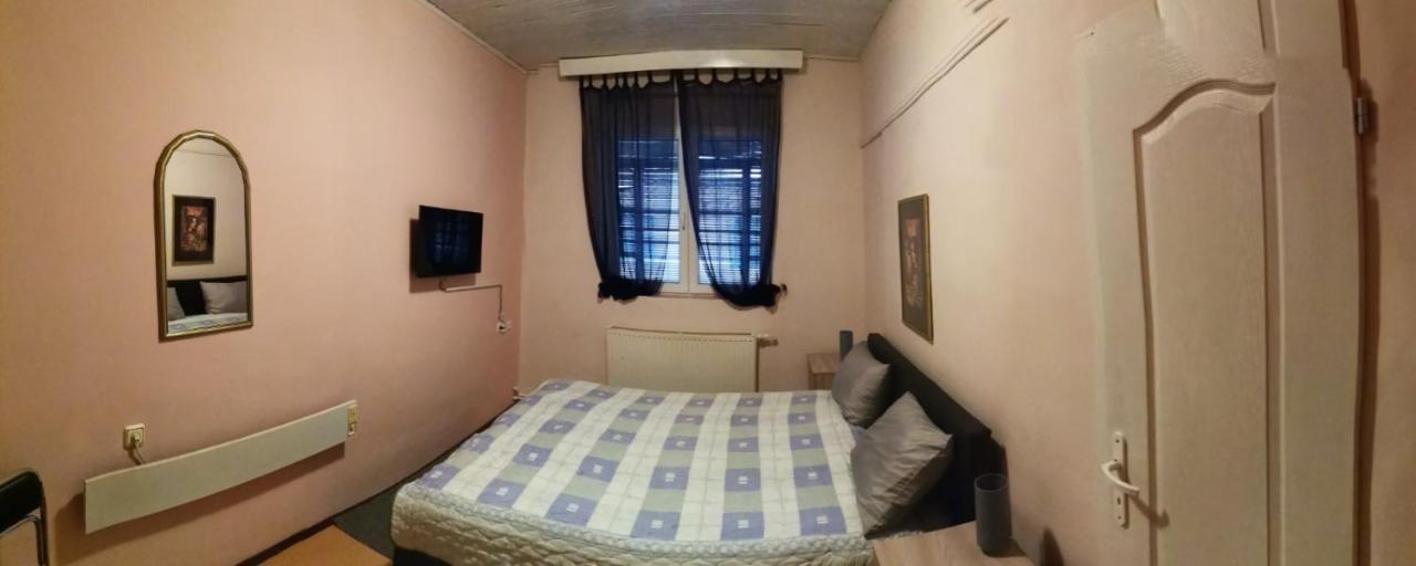 Krin Apartman Subotica Esterno foto